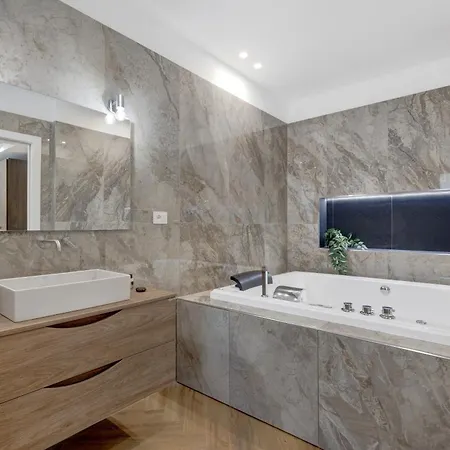 Piazza Mazzini Con Vasca Idromassaggio * Řím