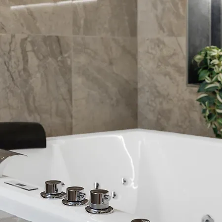 Piazza Mazzini Con Vasca Idromassaggio * Rom