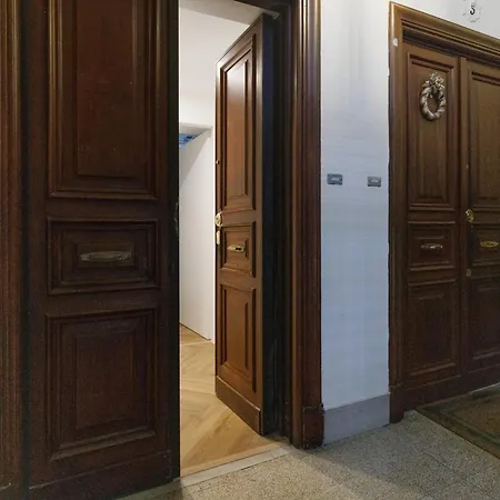 Piazza Mazzini Con Vasca Idromassaggio