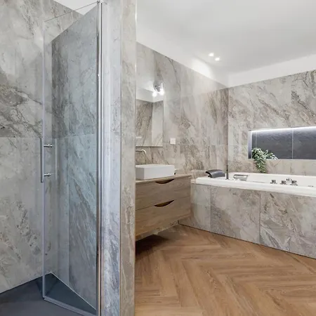 Rum i privatbostad Piazza Mazzini Con Vasca Idromassaggio Rom